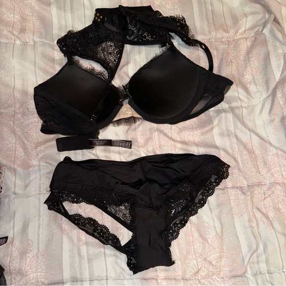 Victoria’s Secret Set - Picture 3 of 3